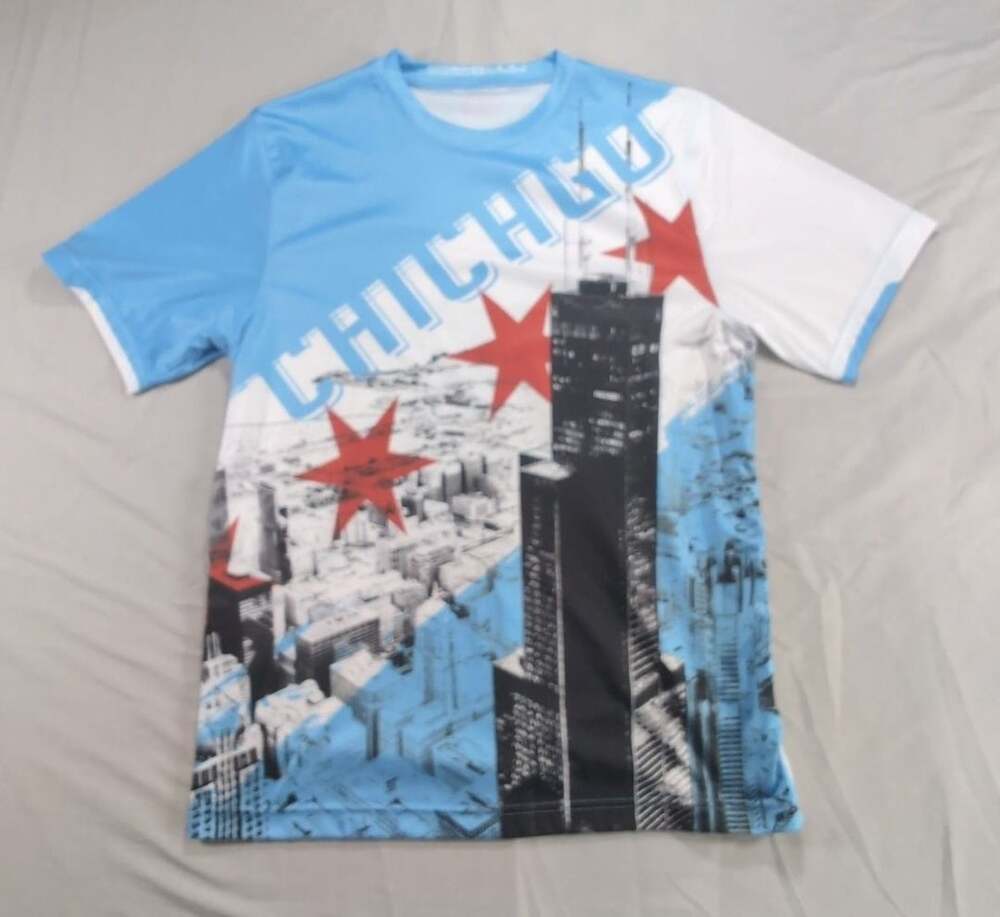 Chicago Skyline Flag Graphic T-Shirt Medium